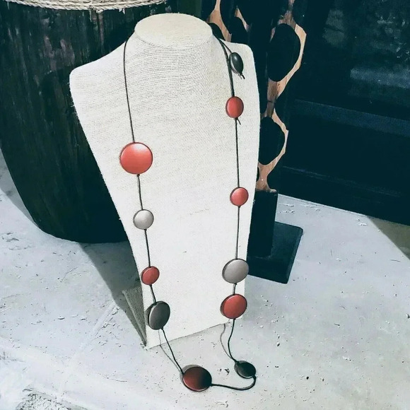 Cinnamon Red Coppery Tan Vintage Acrylic Flat Round Beads 36" Long Necklace - Picture 1 of 10
